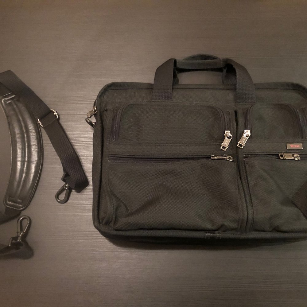 Tumi 26080D4 Briefcase - Black - w/Shoulder Strap